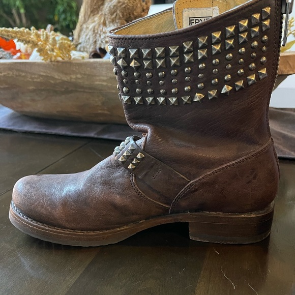 FRYE Distressed boots- SZ6.5 - Picture 6 of 6